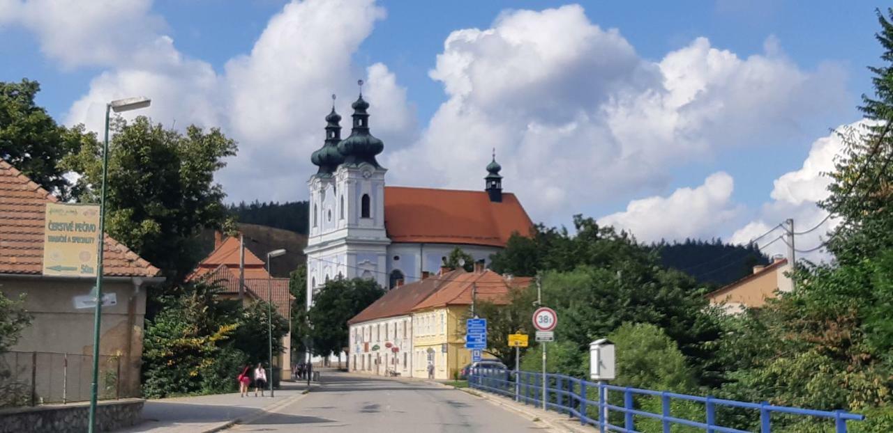 Chata V Moravskem Krasu Sloup  Buitenkant foto